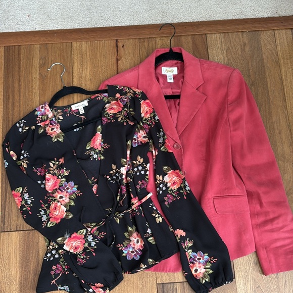 Lovely floral wrap top - Picture 5 of 5